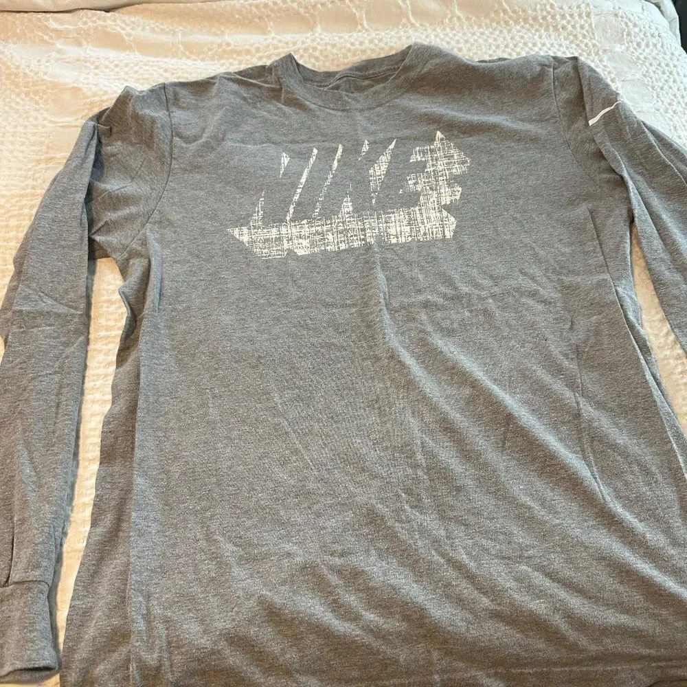 NIKE Longsleeve Tee! Size Large